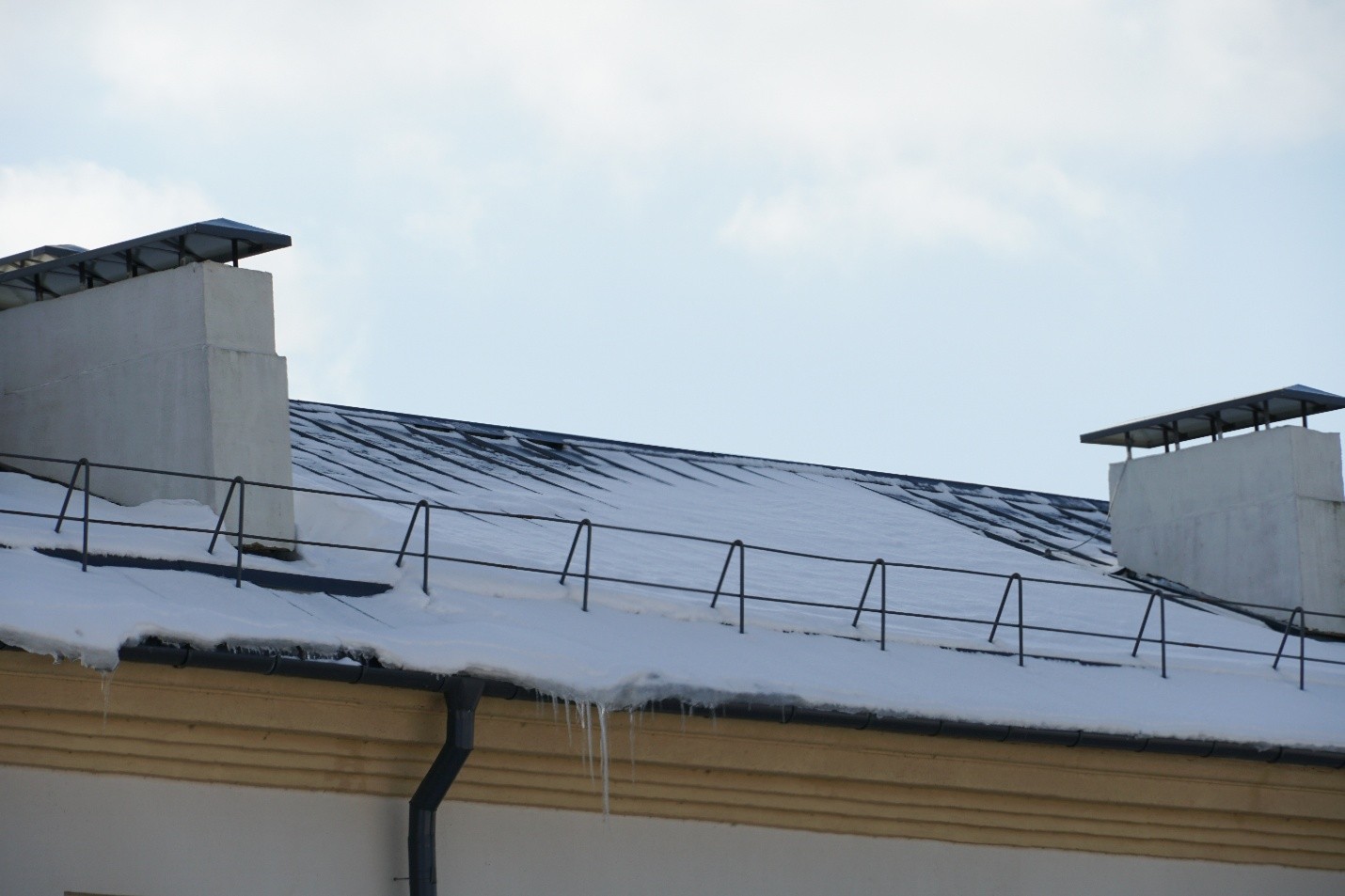 What is Ice and Water Shield on a Roof? A Complete Guide - Commercial ...